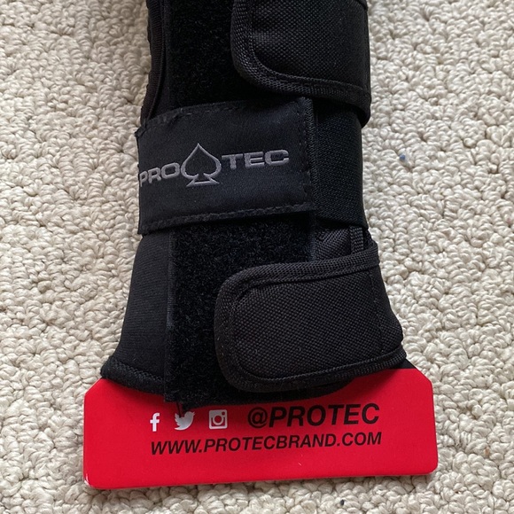 Pro-Tec Wrist Guard - Picture 4 of 6